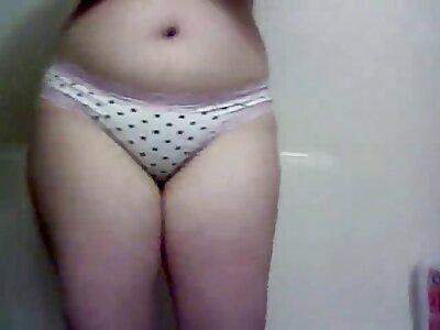 Teenie có một đẹp ở mặt cumshot massage kích dục nhật bản